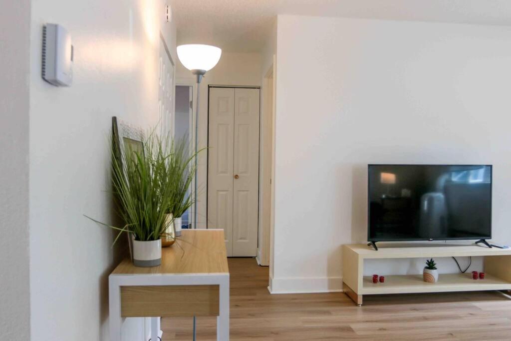 Amazing Entire House + Parking Appartement Portland Buitenkant foto